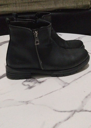 Siyah Fermuarlı bot - Görsel 3