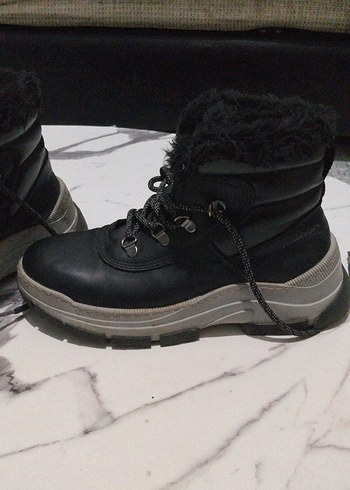 Siyah Kürklü Kadın Bot - Görsel 4
