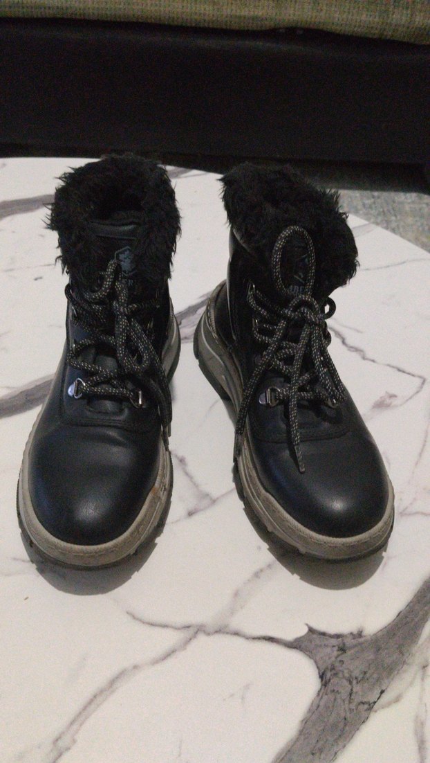 Siyah Kürklü Kadın Bot - Görsel 2