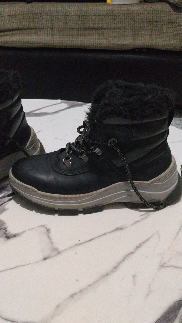 Siyah Kürklü Kadın Bot - Görsel 4