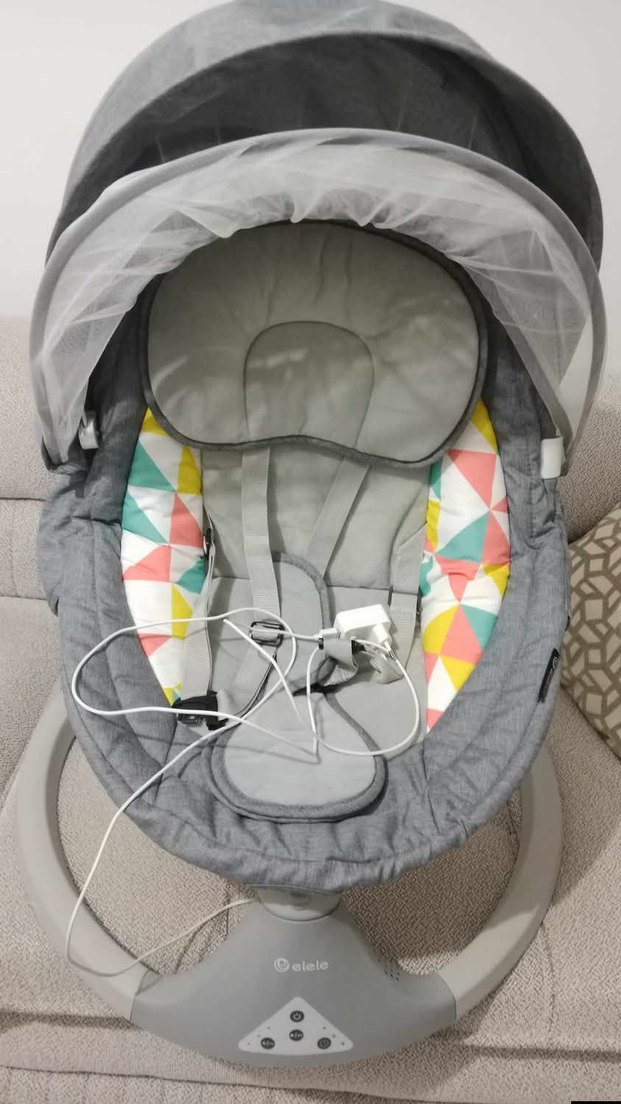 Gri Bebek sallanan Ana kucağı - Görsel 2