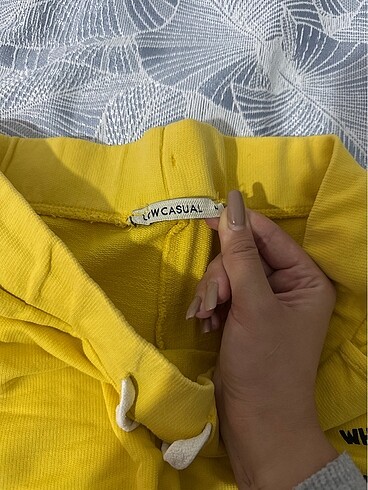 LC Waikiki sarı şort