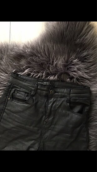 xs Beden Stradivarius mumlu deri görünümlü pantolon