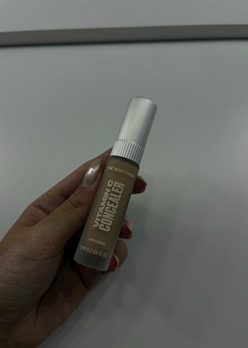 The Body Shop Vitamin C Kapatıcı - Medium 1N