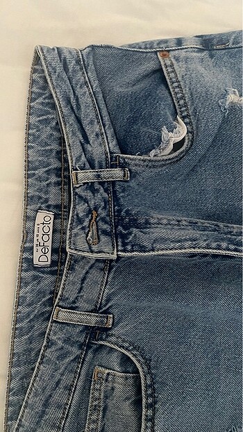 38 Beden Defacto Jean