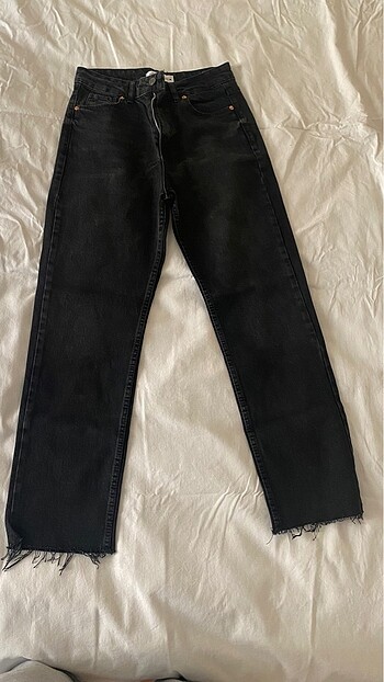 Zara Kesik Paça Jean