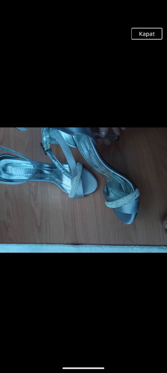 Gri Metal Tokalı İnce Topuklu Kadın Abiye Ayakkabı - Görsel 3