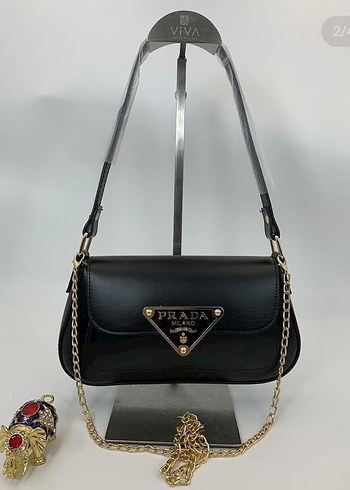 Prada Zincir Detaylı Siyah Deri Kadın Çanta
