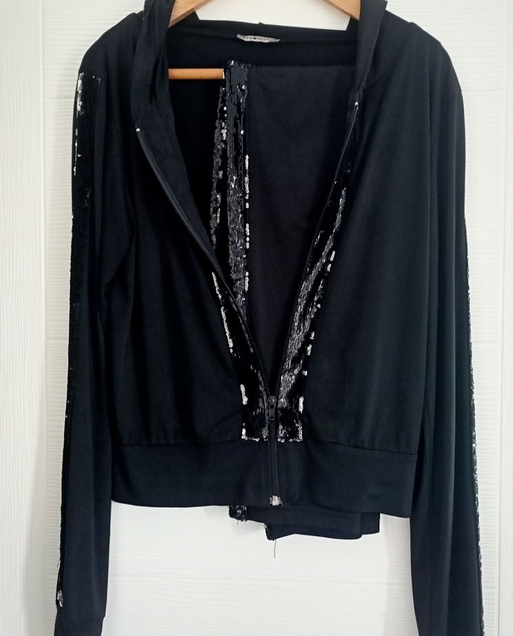 Siyah Kapüşonlu Payetli Fermuarlı Eşofman Takım - Görsel 4