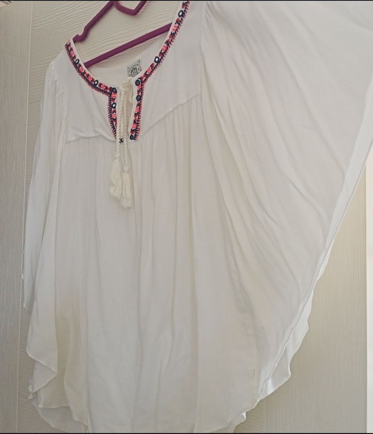 Nakışlı V Yaka Bohem Pamuk Bluz - Görsel 2