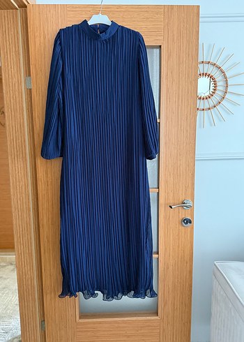 Lacivert Uzun Piliseli Kadın Elbise - Görsel 3