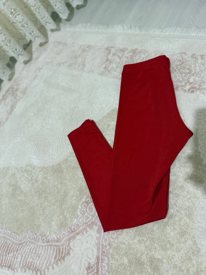 Kırmızı parlak tayt - Görsel 3