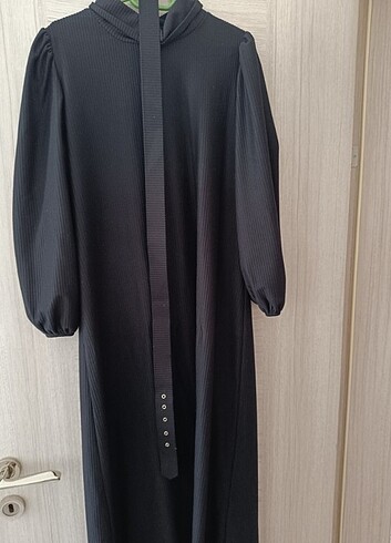 TESETTÜR SİYAH ELBİSE 