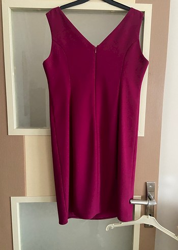 Bordo Zincir Detaylı V Yaka Midi Elbise - Görsel 2