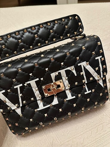 #valentino garavani çanta