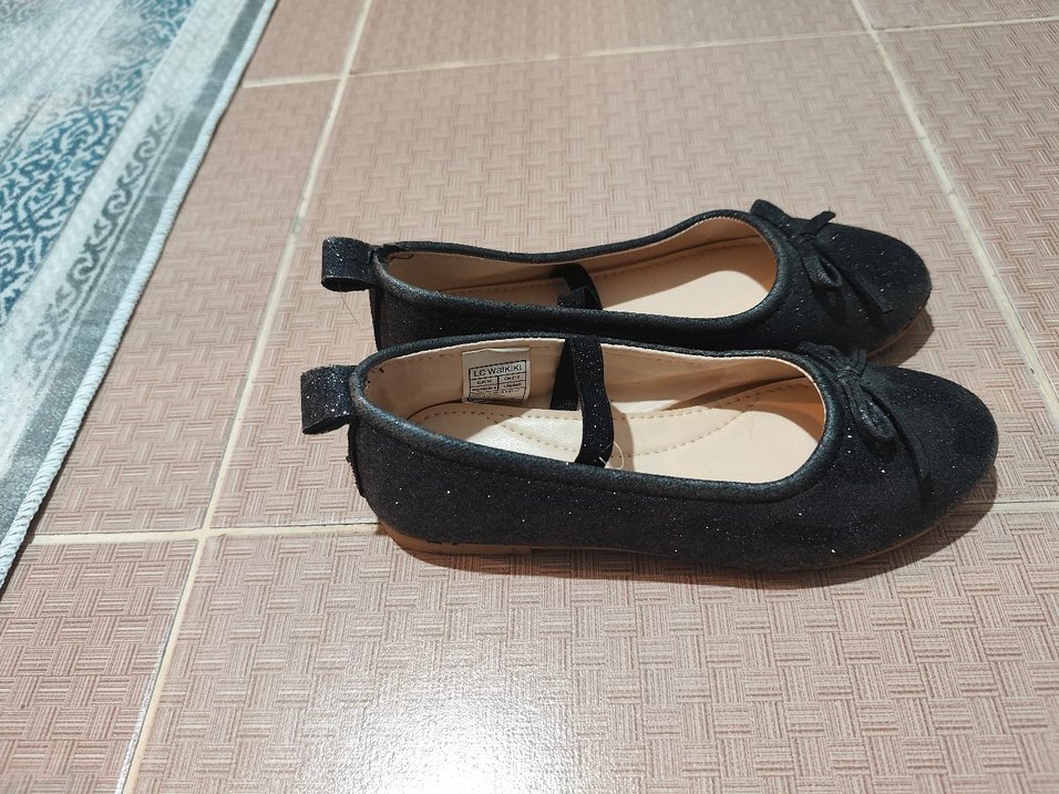 Kız Çocuk Siyah Tokalı Babet Ayakkabı - Görsel 2