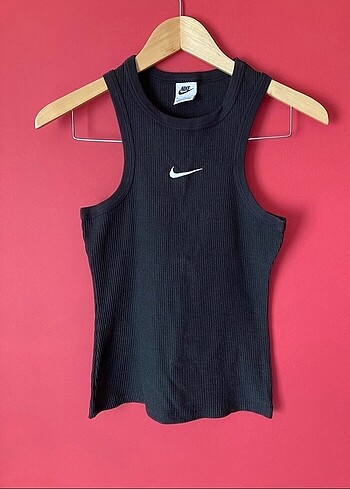 Nike üst
