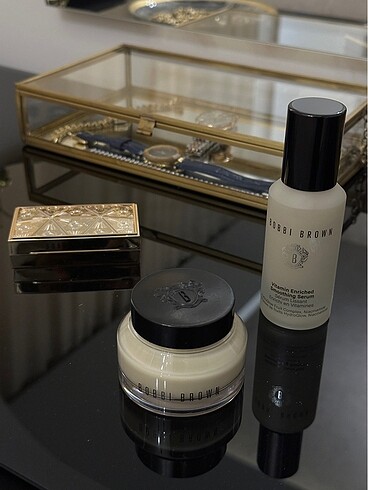 Beden Bobbi brown vitamin enriched nemlendirici serum