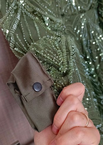 Yeşil İşlemeli Uzun Abiye Elbise - Görsel 2