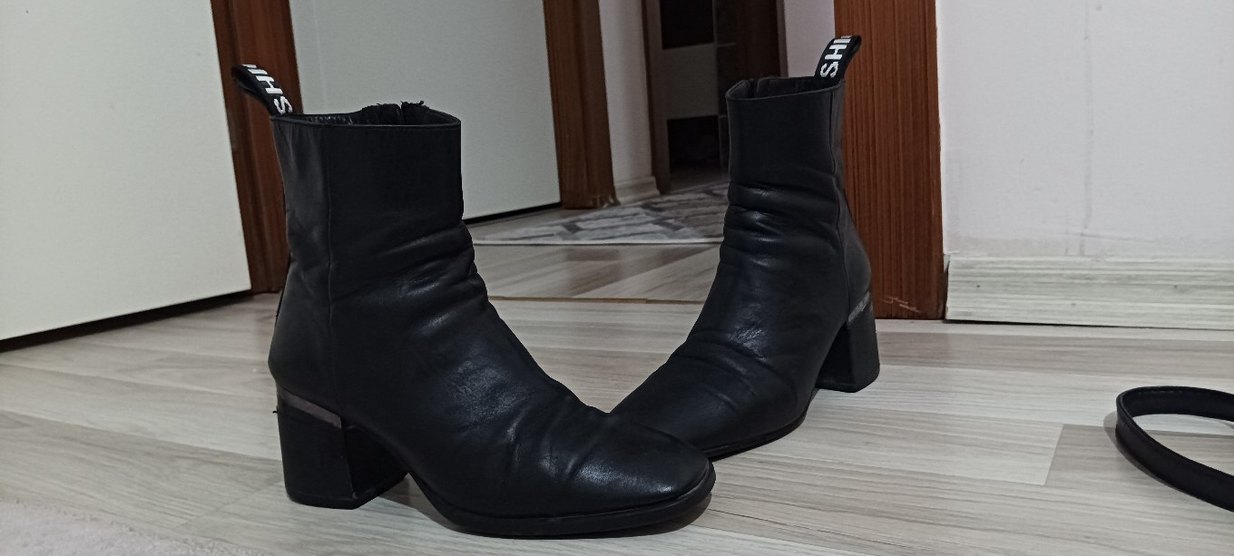 Siyah Deri Kadın Topuklu Bot - Görsel 2