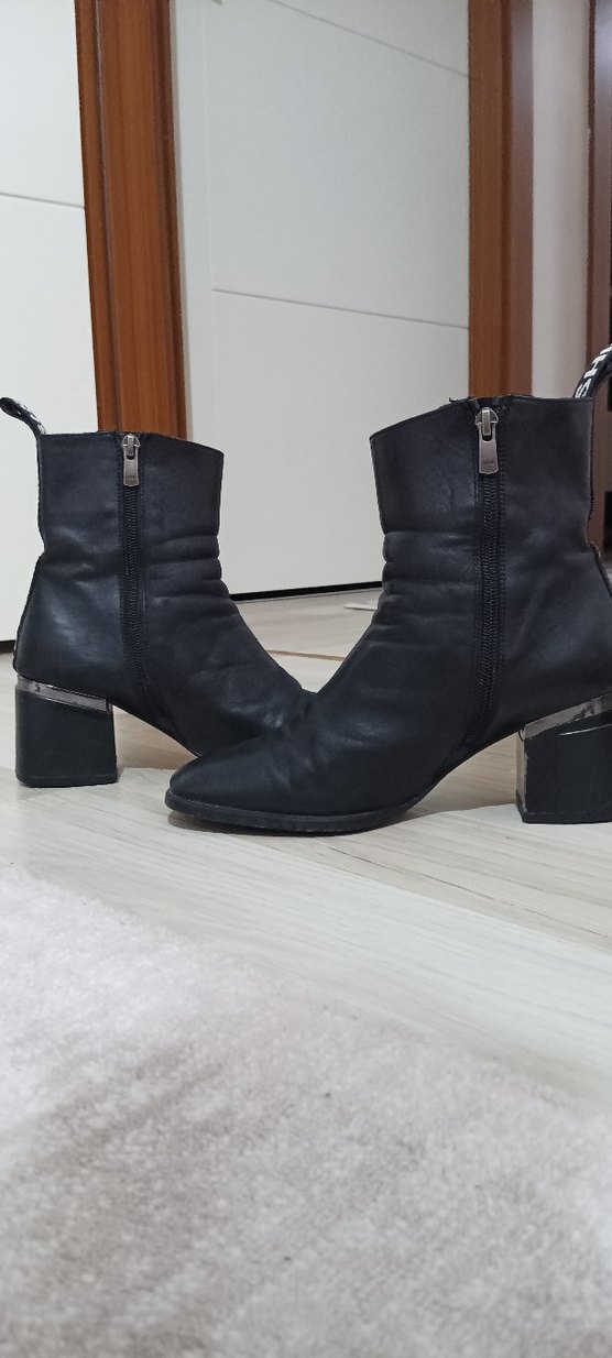 Siyah Deri Kadın Topuklu Bot - Görsel 3