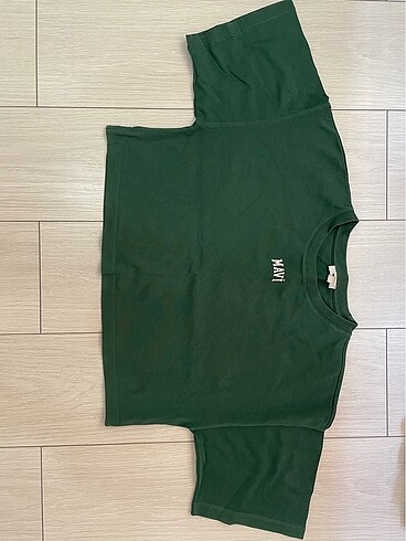 Mavi jeans-crop tişört