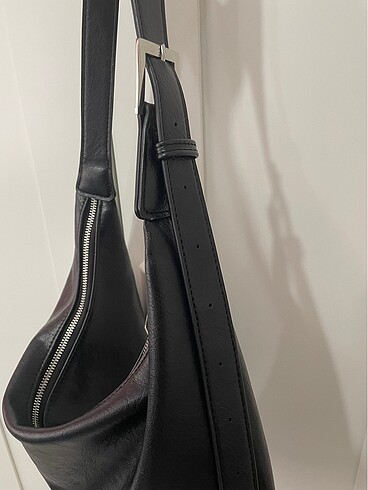  Beden Stradivarius siyah çanta