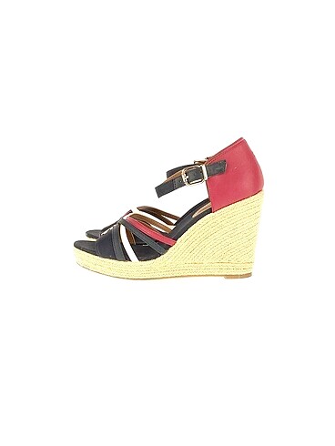 Tommy Hilfiger Dolgu Topuk %70 İndirimli.