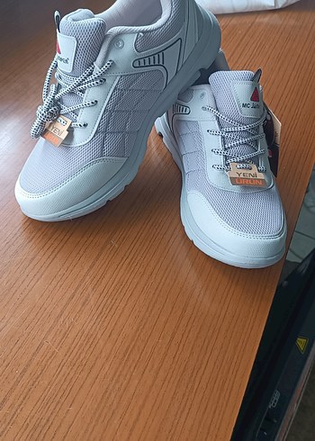 Gri Beyaz Bağcıklı Spor Sneakers - Görsel 2