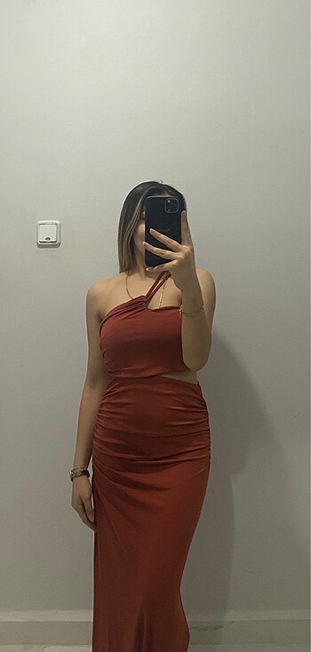 Diğer Yaka detaylı uzun gece elbisesi