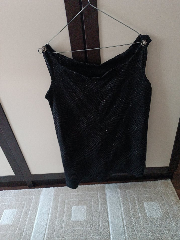 Siyah Drapeli Kolsuz Mini Bluz - Görsel 3