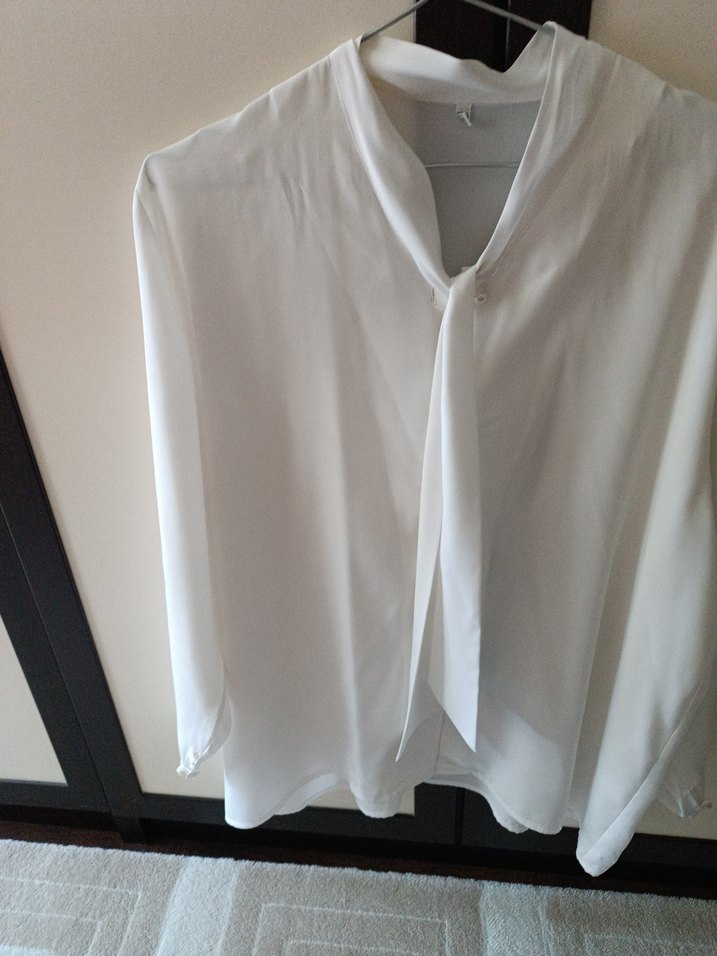 Düğmeli V Yaka Beyaz Hamile Bluzu - Görsel 2