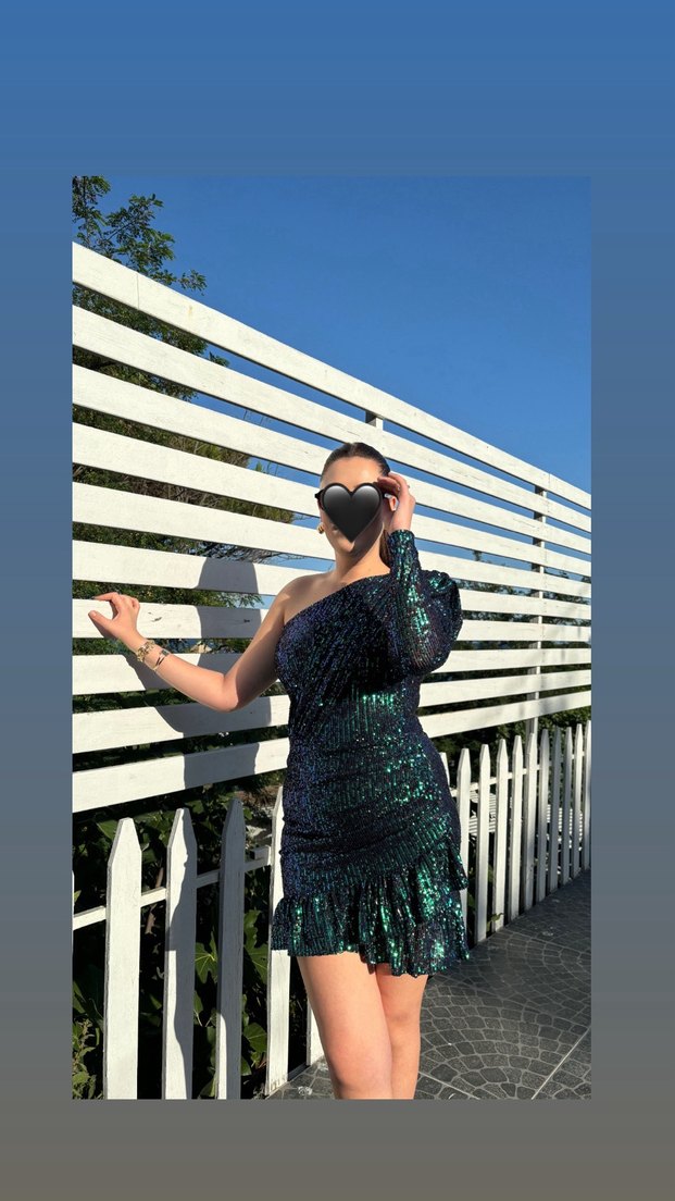 Yeşil pullu mini elbise - Görsel 3