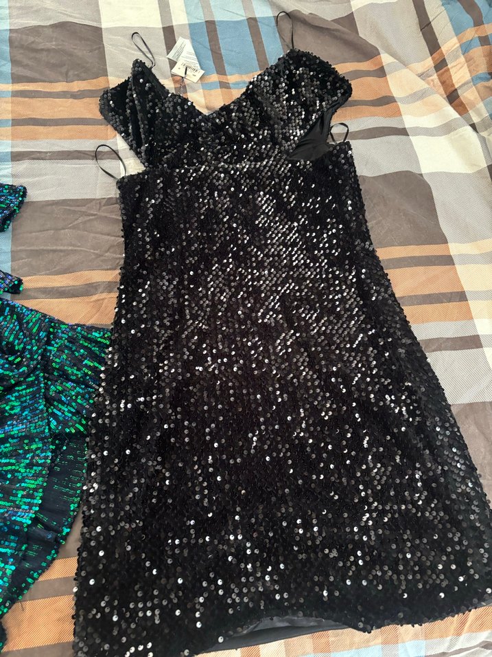 Parlak Siyah V Yaka Mini Abiye Elbise - Görsel 5