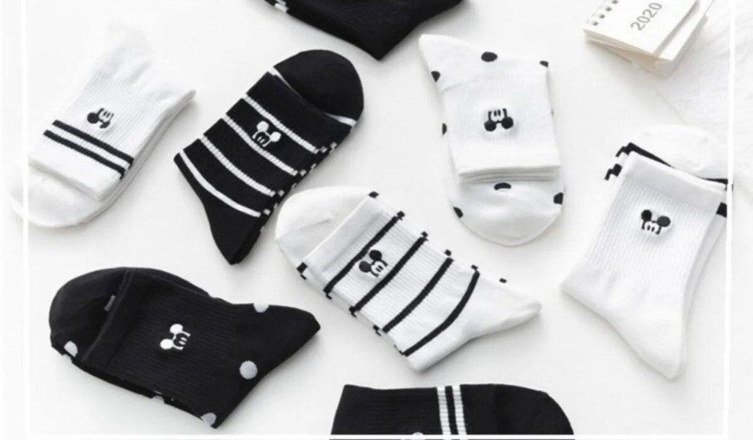 Siyah Beyaz Çizgili Pamuklu Çorap - Görsel 3