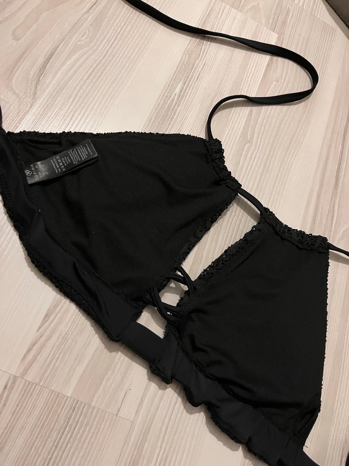 İnce Askılı Siyah Nakışlı Mini Bikini Üstü - Görsel 3