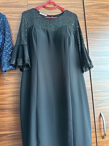 Siyah pullu sade abiye - Görsel 2