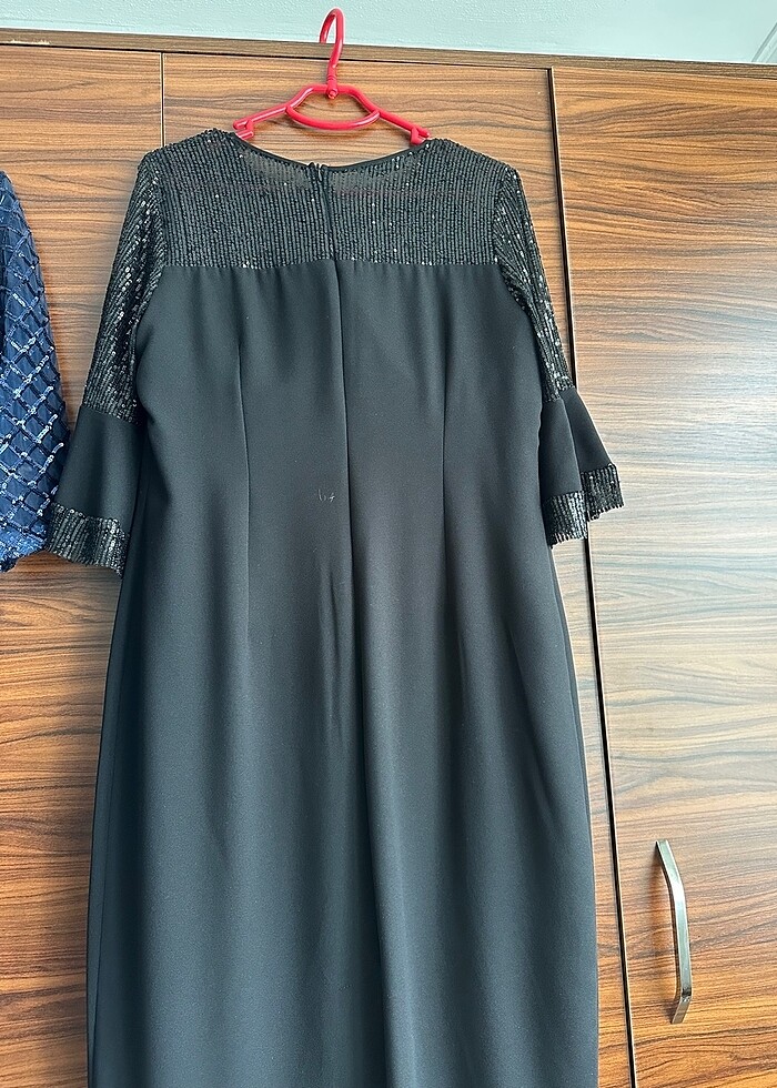 Siyah pullu sade abiye - Görsel 3