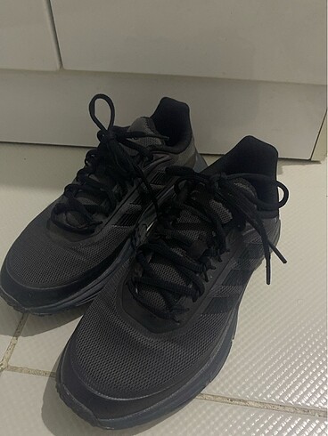 Adidas Adisas spor ayakkabı