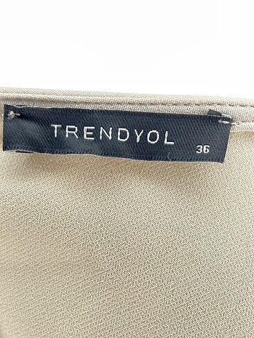36 Beden çeşitli Renk Trendyol & Milla Bluz %70 İndirimli.