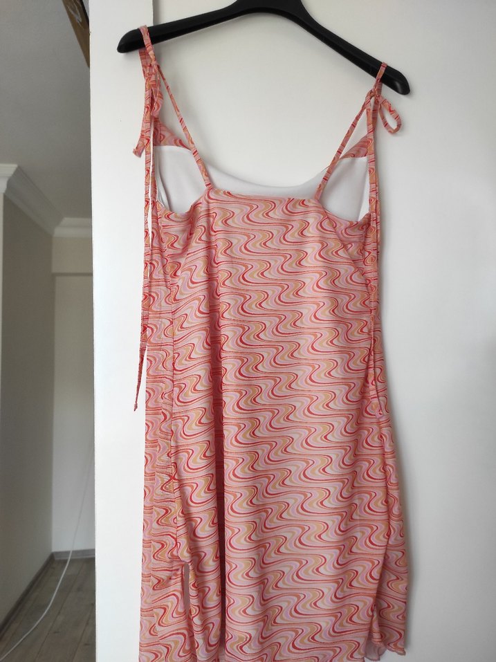 Pembe Bağlamalı şifon askılı elbise desenli - Görsel 3