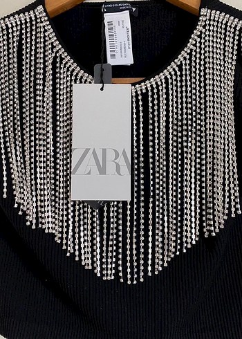 Siyah taşlı sallantılı Mini Crop Top - Görsel 2