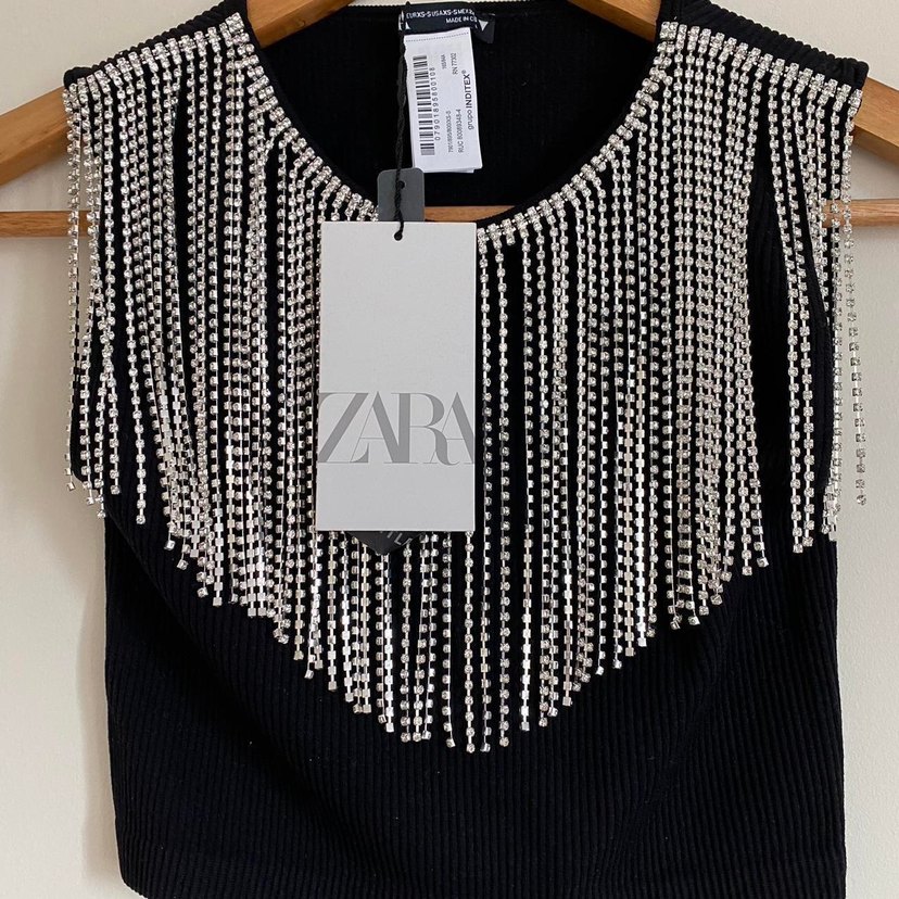 Siyah taşlı sallantılı Mini Crop Top - Görsel 2