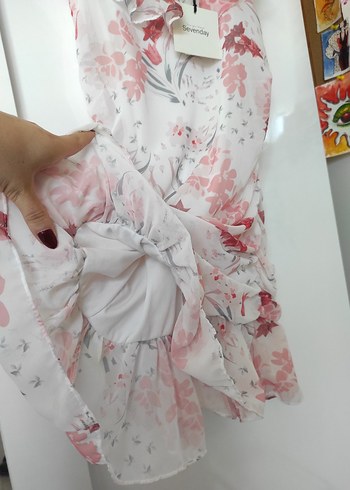 Çiçek Desenli Mini Fırfırlı Elbise - Görsel 4