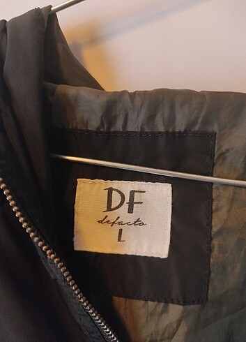 Yağmurluk bir kaç defa giydildi  - Görsel 2