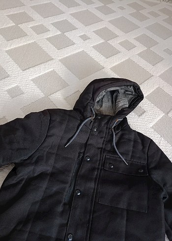 Siyah Kapüşonlu Düğmeli Erkek Kaban - Görsel 2