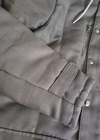 Siyah Kapüşonlu Düğmeli Erkek Kaban - Görsel 4