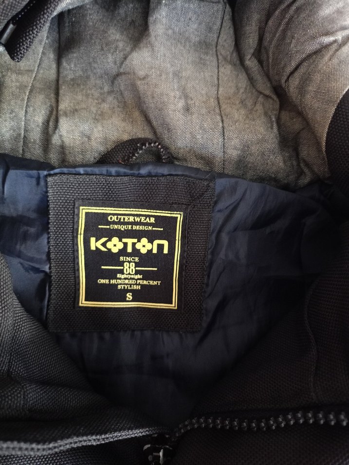 Siyah Kapüşonlu Düğmeli Erkek Kaban - Görsel 5