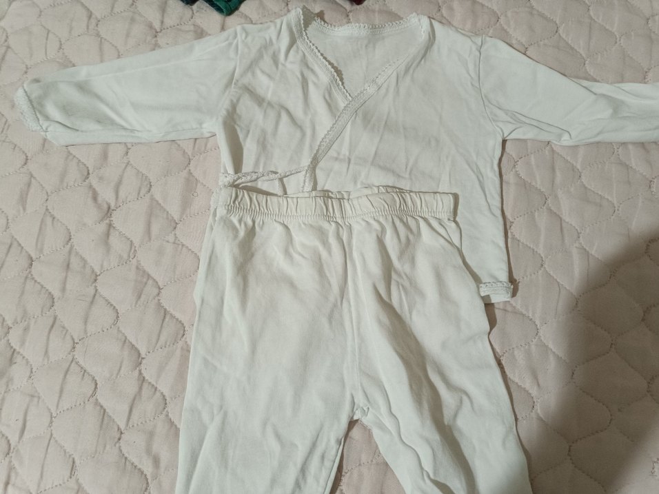 Bebek Erkek Beyaz Pamuklu Hastane Kıyafeti - Görsel 2