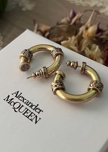  Beden altın Renk Alexander McQueen Altın Kaplamalı Vintage Küpeler
